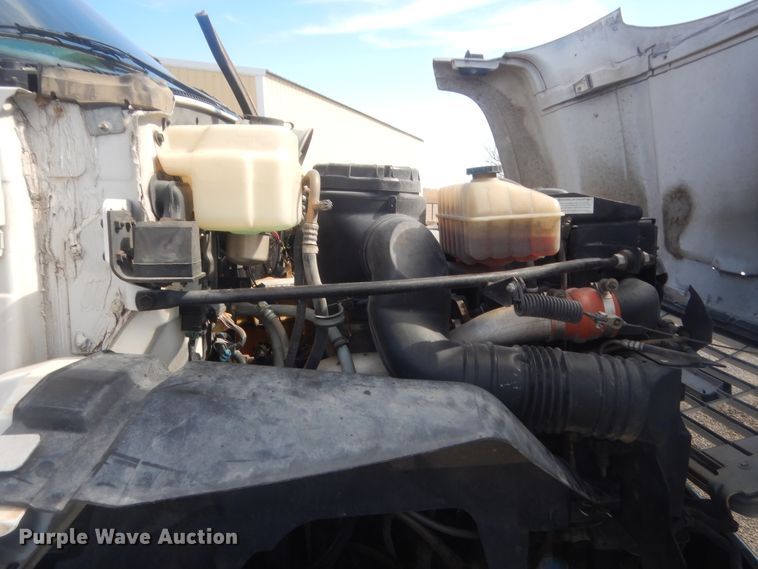 image for item HG9890 1999 GMC 7500  utility / service truck