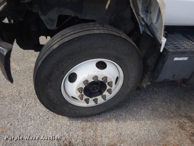 image for item HG9890 1999 GMC 7500  utility / service truck