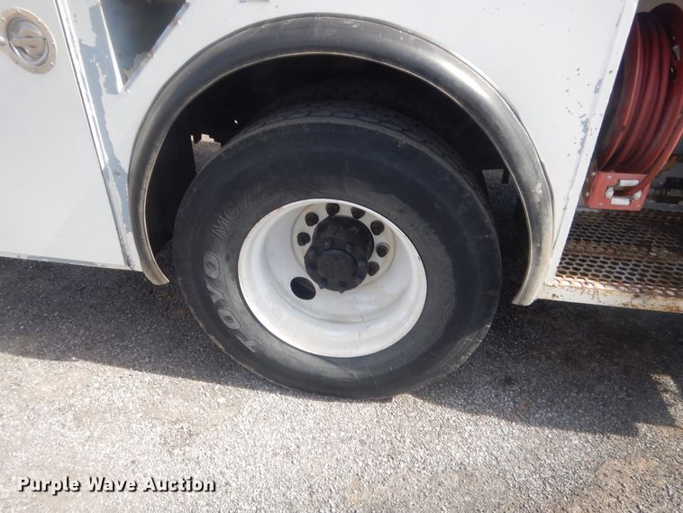 image for item HG9890 1999 GMC 7500  utility / service truck