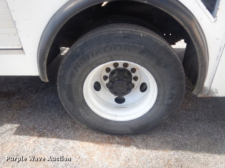 image for item HG9890 1999 GMC 7500  utility / service truck