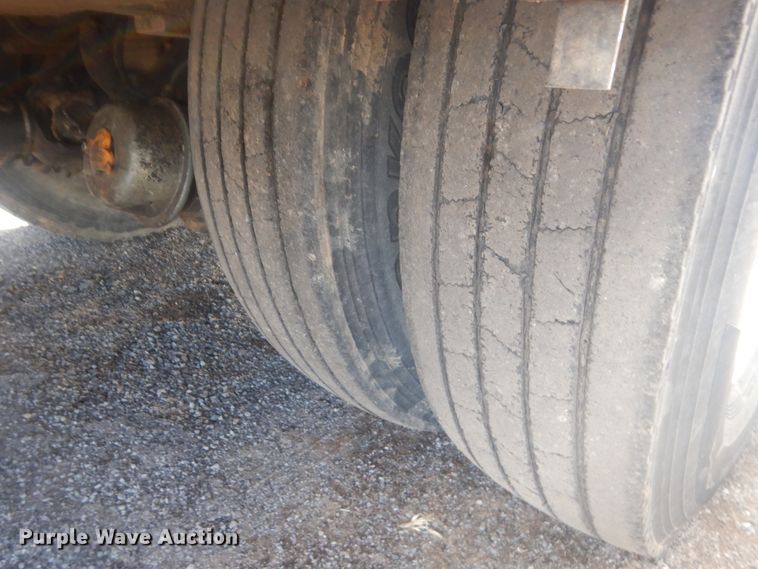 image for item HG9890 1999 GMC 7500  utility / service truck