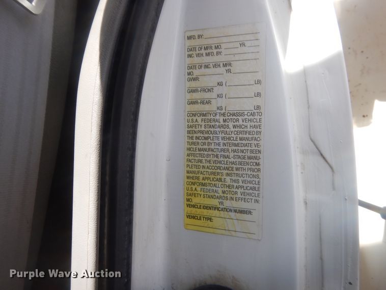 image for item HG9890 1999 GMC 7500  utility / service truck