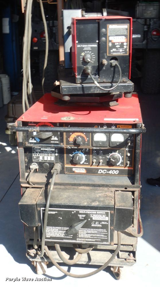 image for item HG9946 Lincoln DC400 welder