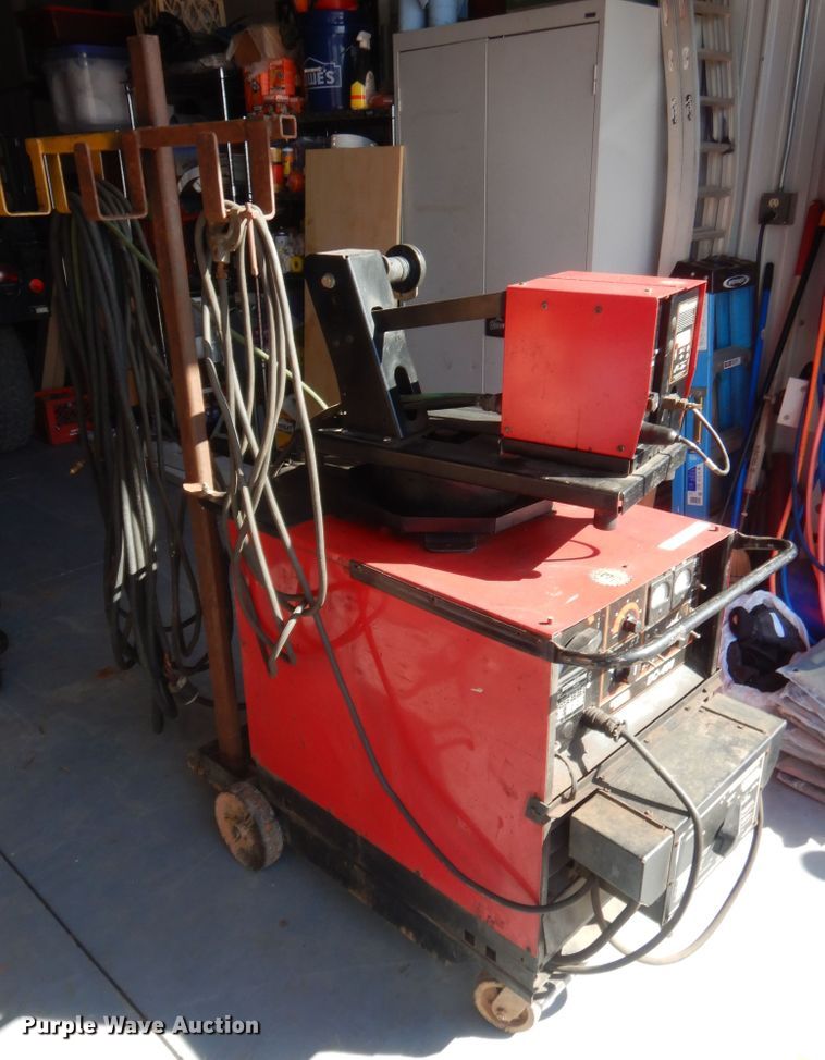 image for item HG9946 Lincoln DC400 welder