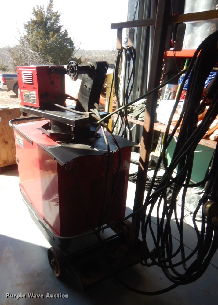image for item HG9946 Lincoln DC400 welder