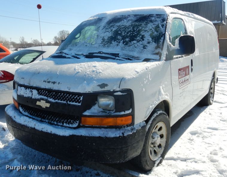 image for item HI9026 2009 Chevrolet Express 1500  van