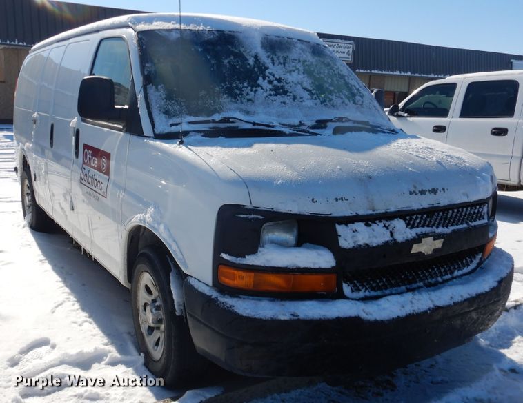 image for item HI9026 2009 Chevrolet Express 1500  van