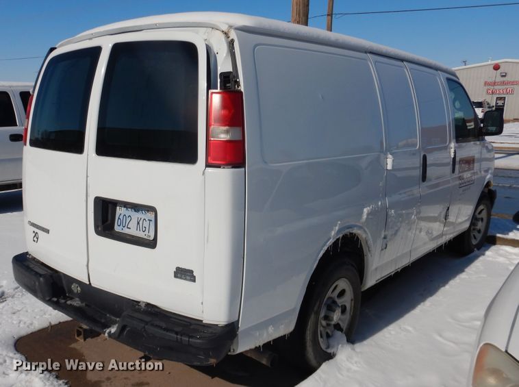 image for item HI9026 2009 Chevrolet Express 1500  van