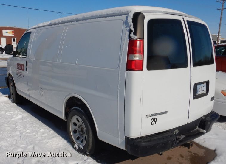 image for item HI9026 2009 Chevrolet Express 1500  van