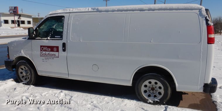 image for item HI9026 2009 Chevrolet Express 1500  van