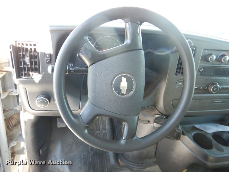 image for item HI9026 2009 Chevrolet Express 1500  van