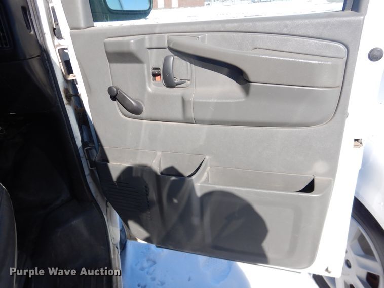 image for item HI9026 2009 Chevrolet Express 1500  van