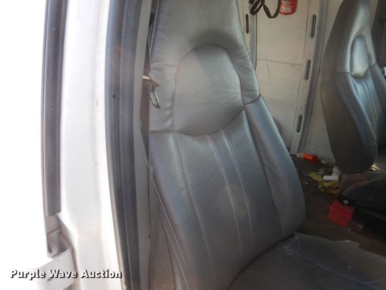 image for item HI9026 2009 Chevrolet Express 1500  van