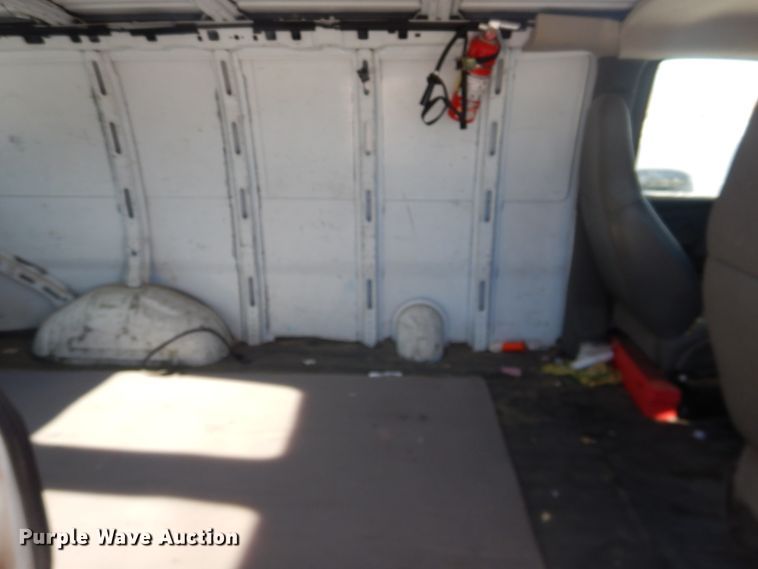 image for item HI9026 2009 Chevrolet Express 1500  van