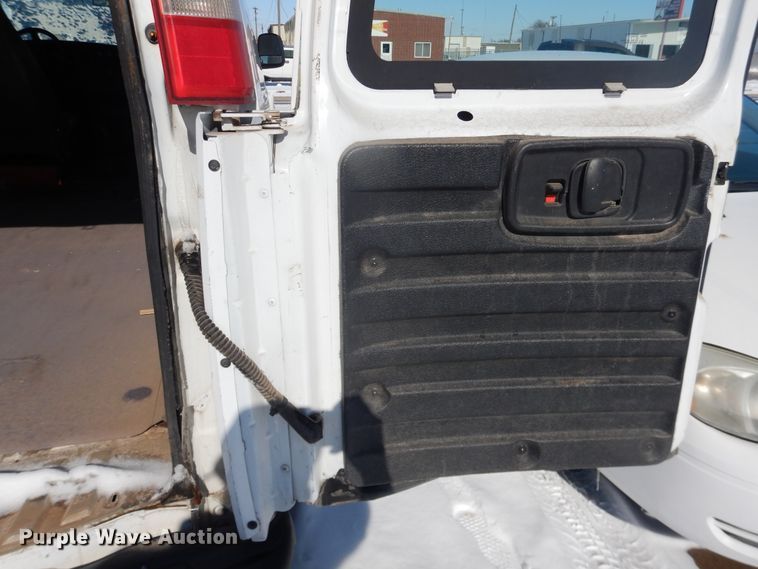 image for item HI9026 2009 Chevrolet Express 1500  van