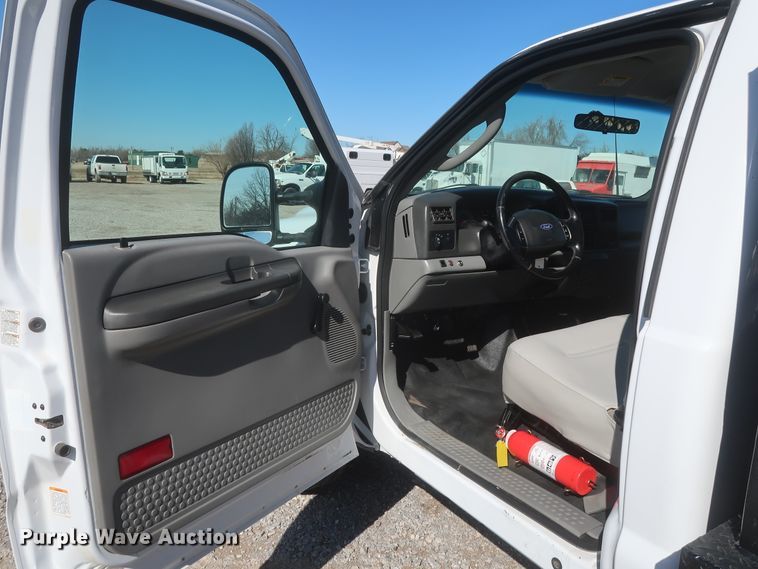 image for item HK9704 2003 Ford F450 Super Duty  flatbed truck