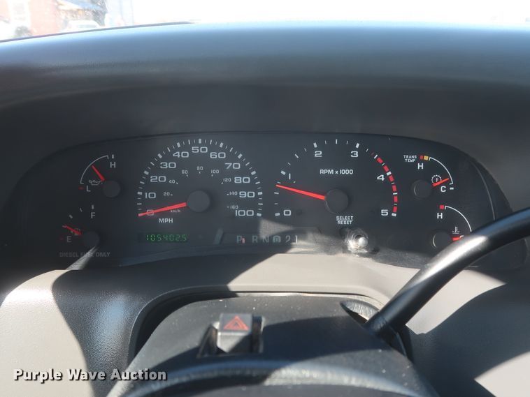 image for item HK9704 2003 Ford F450 Super Duty  flatbed truck