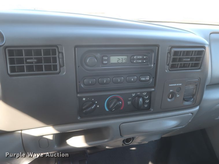 image for item HK9704 2003 Ford F450 Super Duty  flatbed truck