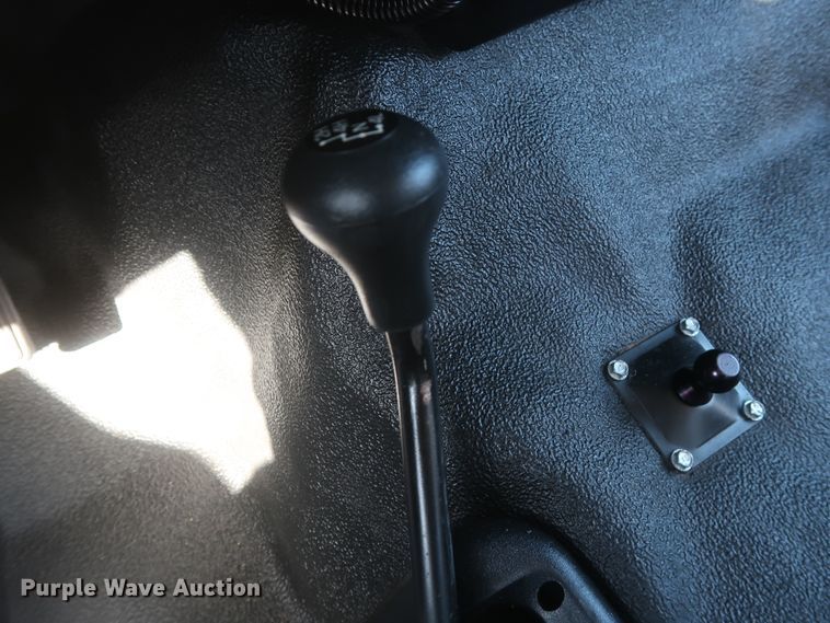 image for item HK9704 2003 Ford F450 Super Duty  flatbed truck