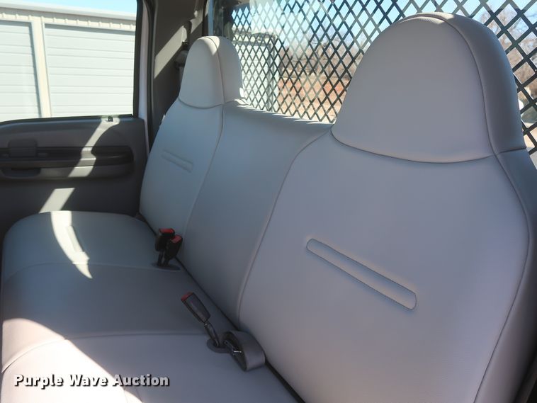 image for item HK9704 2003 Ford F450 Super Duty  flatbed truck