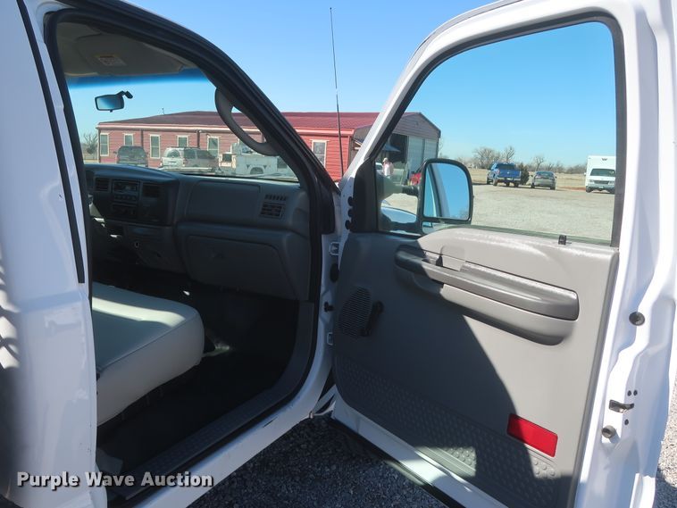 image for item HK9704 2003 Ford F450 Super Duty  flatbed truck