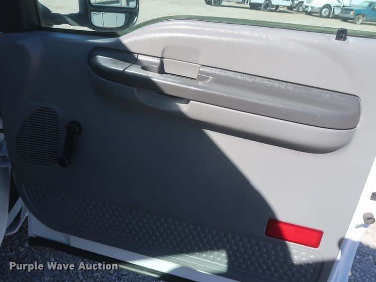 image for item HK9704 2003 Ford F450 Super Duty  flatbed truck