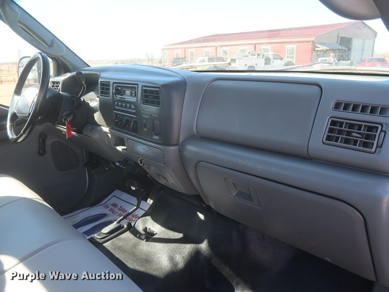 image for item HK9704 2003 Ford F450 Super Duty  flatbed truck