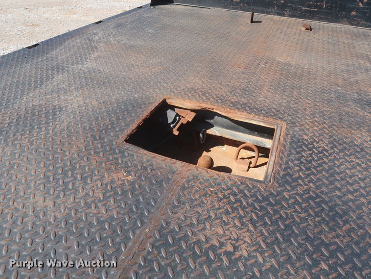 image for item HK9704 2003 Ford F450 Super Duty  flatbed truck