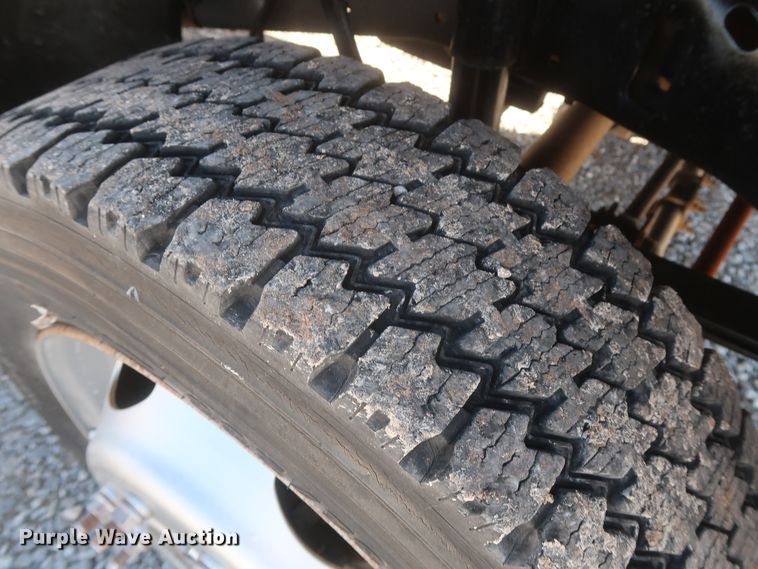 image for item HK9704 2003 Ford F450 Super Duty  flatbed truck