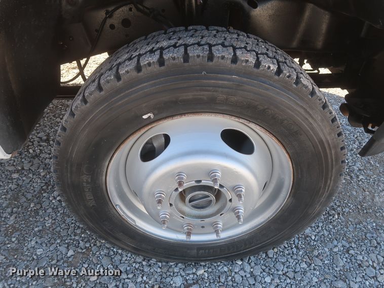 image for item HK9704 2003 Ford F450 Super Duty  flatbed truck