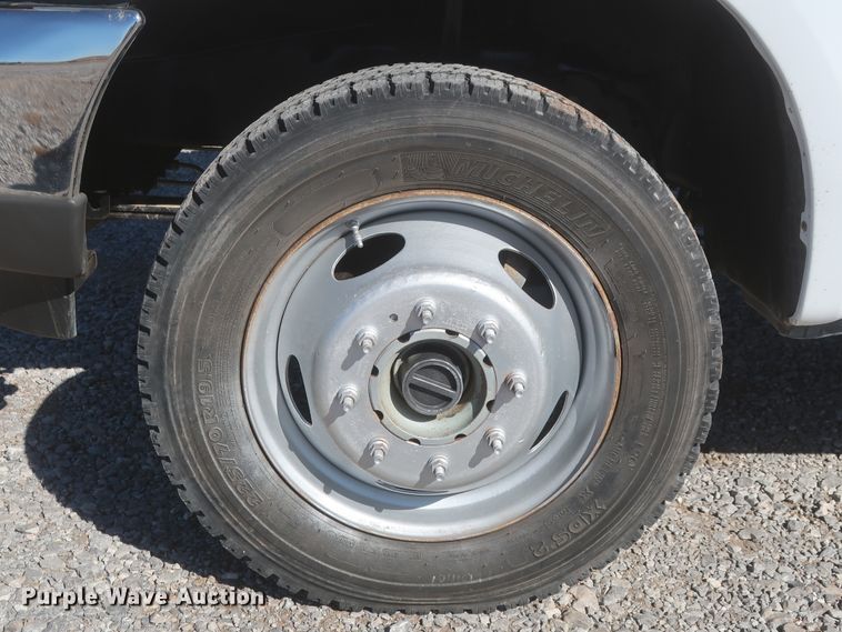 image for item HK9704 2003 Ford F450 Super Duty  flatbed truck