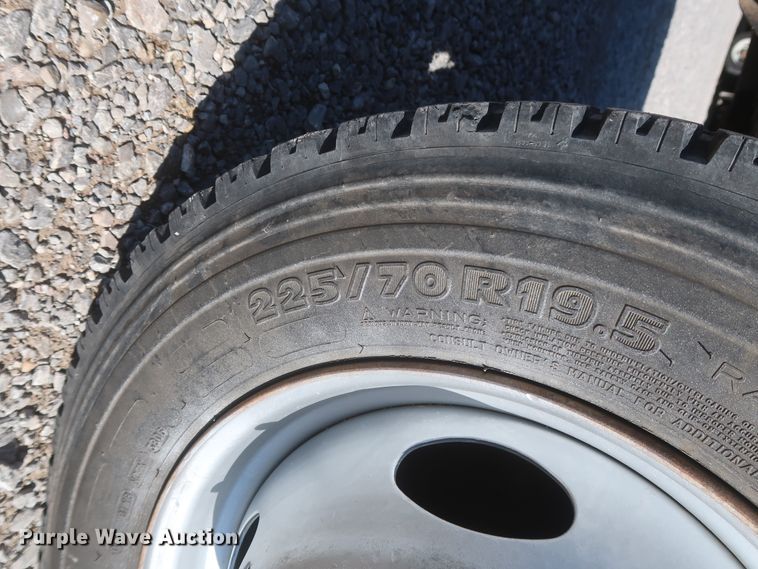 image for item HK9704 2003 Ford F450 Super Duty  flatbed truck