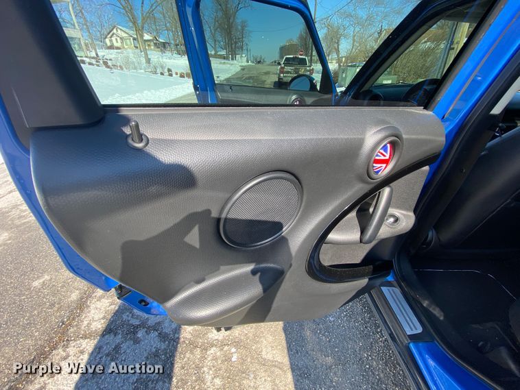 image for item HR9440 2011 Mini Cooper