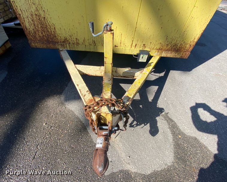 image for item HR9443 2004 Eagle  enclosed cargo trailer