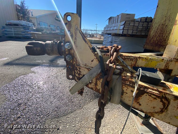 image for item HR9443 2004 Eagle  enclosed cargo trailer