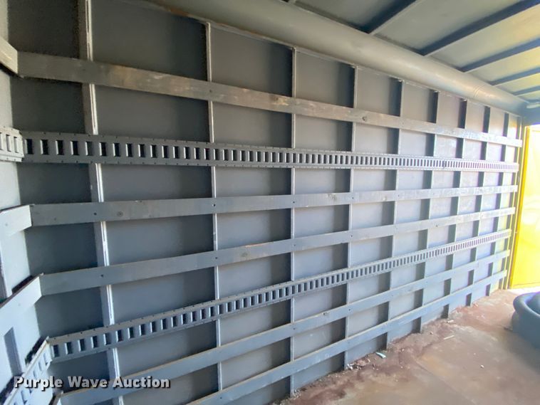 image for item HR9443 2004 Eagle  enclosed cargo trailer