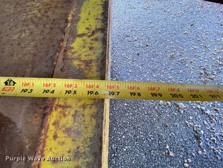 image for item HR9443 2004 Eagle  enclosed cargo trailer