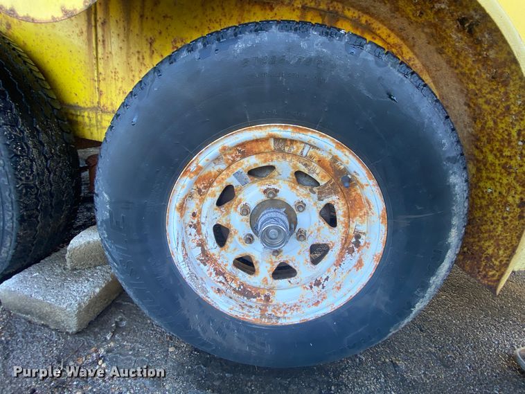 image for item HR9443 2004 Eagle  enclosed cargo trailer