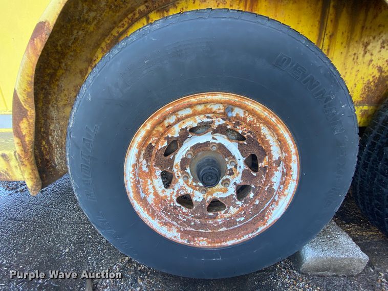 image for item HR9443 2004 Eagle  enclosed cargo trailer