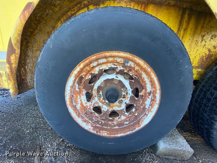 image for item HR9443 2004 Eagle  enclosed cargo trailer