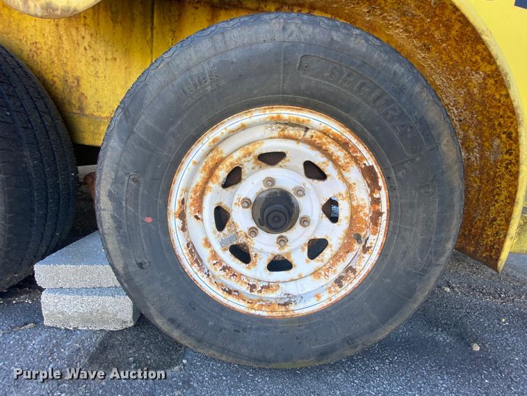 image for item HR9443 2004 Eagle  enclosed cargo trailer