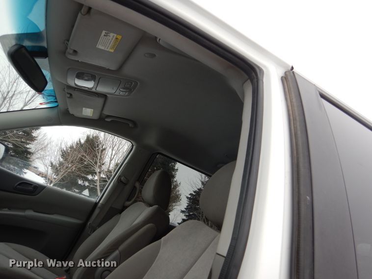 image for item HS9816 2012 Kia Sendona  van