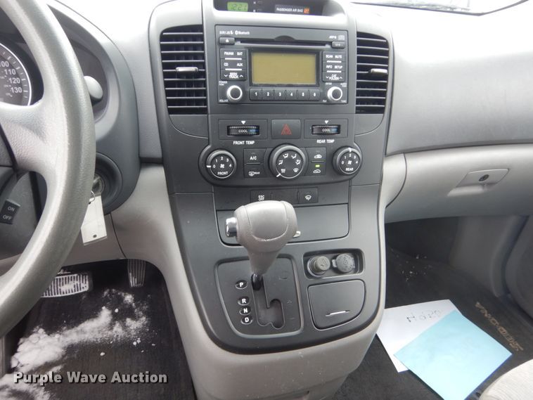 image for item HS9816 2012 Kia Sendona  van