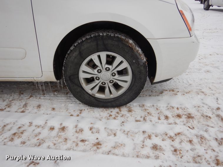 image for item HS9816 2012 Kia Sendona  van