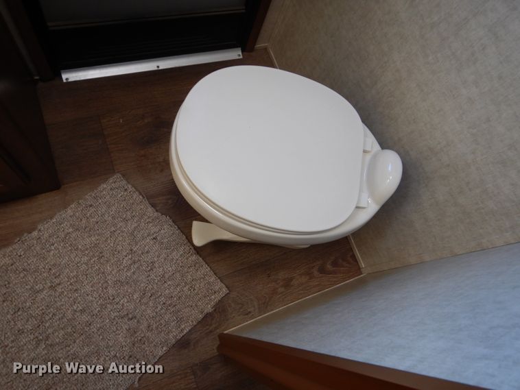 image for item HS9931 2013 Keystone BHS320 Sprinter  camper