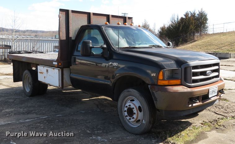 image for item HV9633 2001 Ford F450 Super Duty  flatbed truck