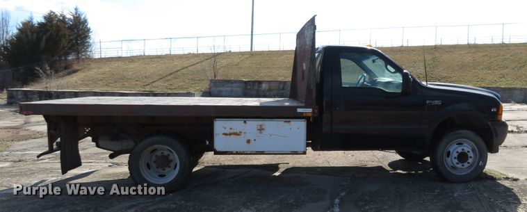 image for item HV9633 2001 Ford F450 Super Duty  flatbed truck