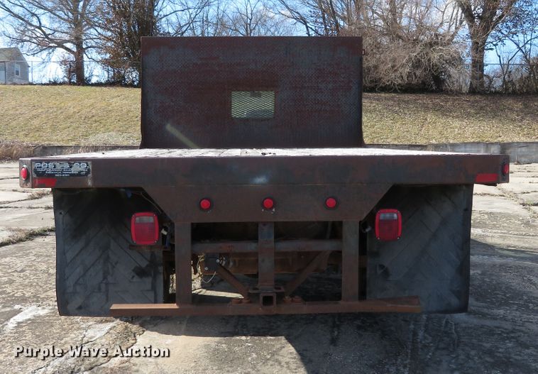 image for item HV9633 2001 Ford F450 Super Duty  flatbed truck