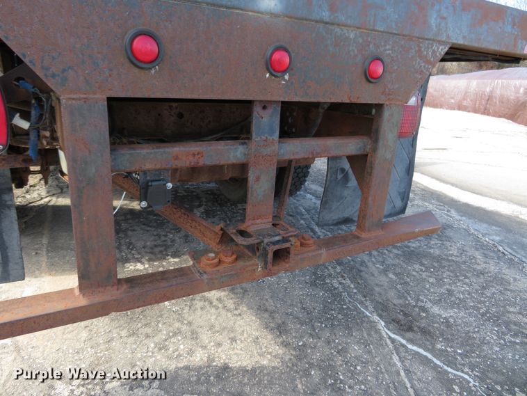 image for item HV9633 2001 Ford F450 Super Duty  flatbed truck