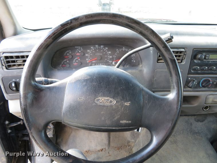 image for item HV9633 2001 Ford F450 Super Duty  flatbed truck